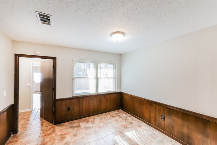 Building Photo - 169 Hazelcrest Dr