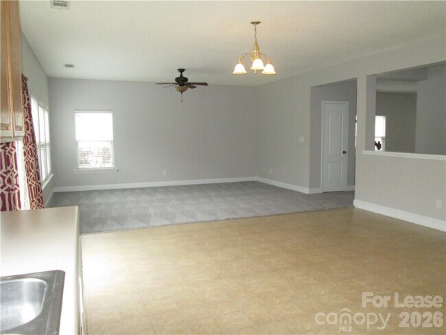 Building Photo - 12623 Cumberland Cove Dr