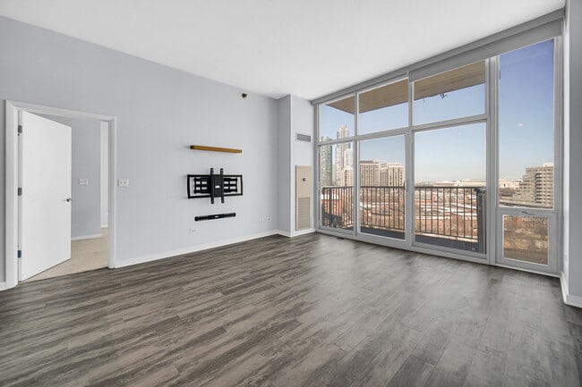 Building Photo - 1600 S Indiana Ave