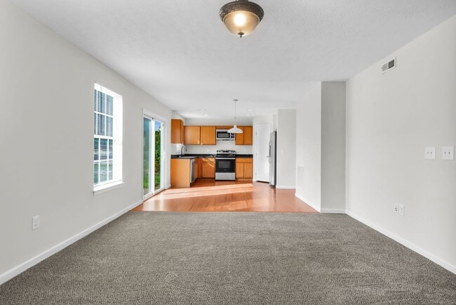 Building Photo - Goshen- 3bed 2.5 bath home ready for the summer cookouts