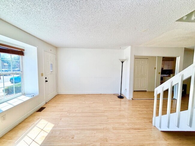 Building Photo - 17315 E Rice Cir