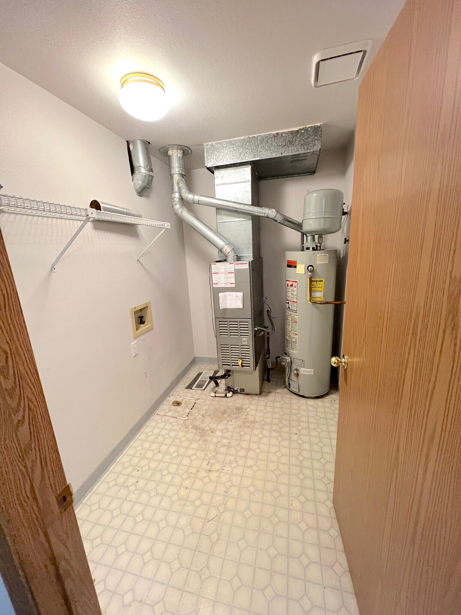 Building Photo - 5055 W Targee St