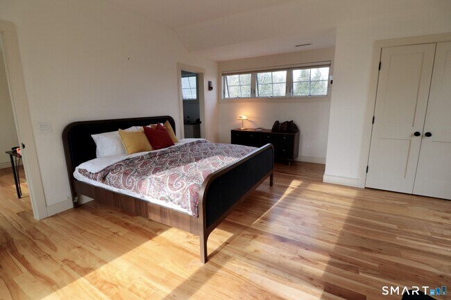 Building Photo - 68 Hopkins Rd