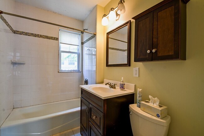 Building Photo - 226 Winchester St