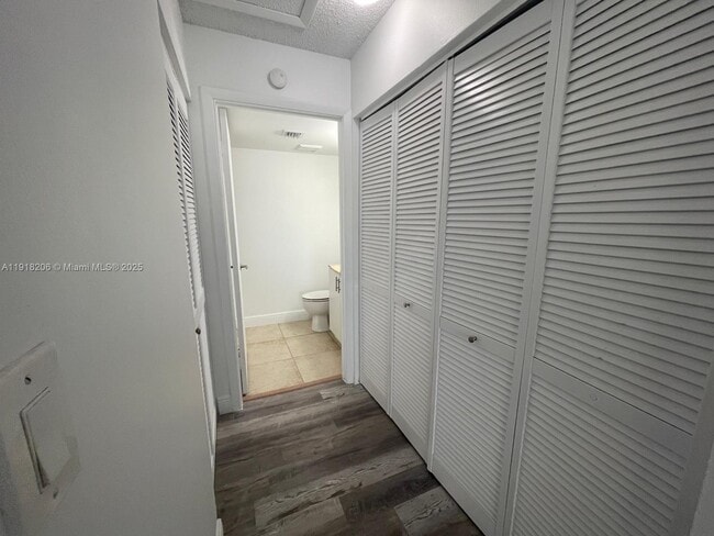 Building Photo - 5686 Rock Island Rd