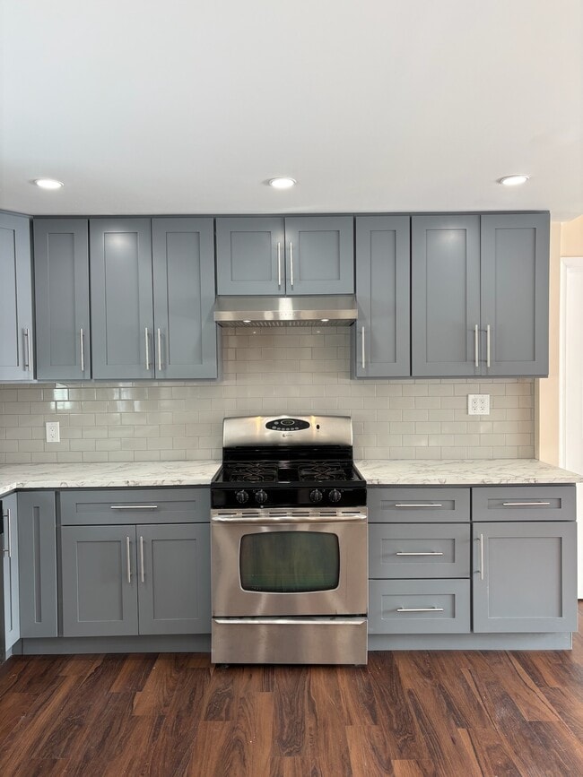 Building Photo - 516 Delaware Ave