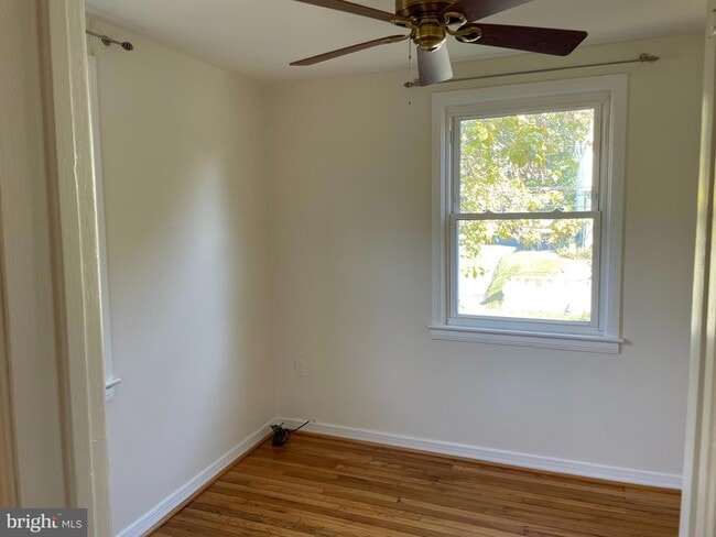 Building Photo - 610 Ritchie Ave