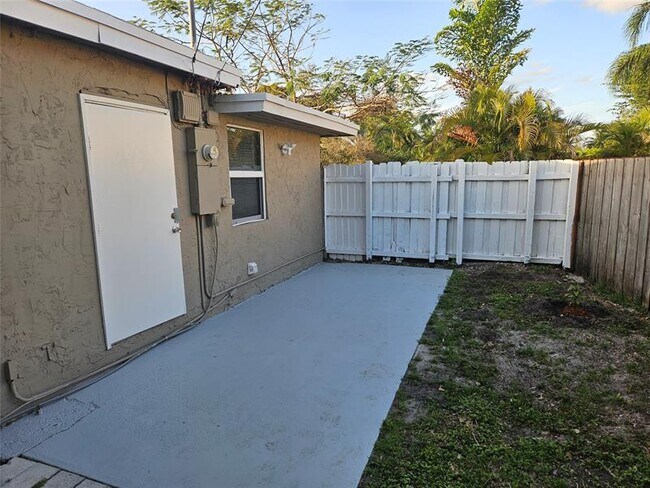 Building Photo - 2586 NW 58th Ave