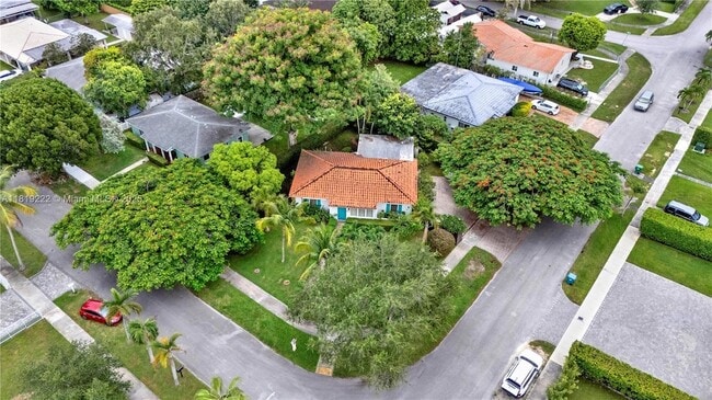 Building Photo - 6890 SW 51st St