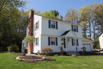 Building Photo - Beautiful 3 Bed, 2.5 Bath Single Family Colonial for Rent in Manchester!