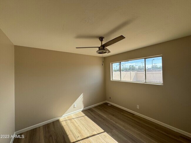 Building Photo - 1705 W Pepper Pl