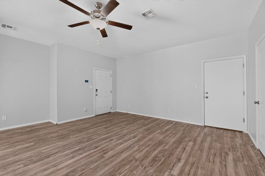 Building Photo - 1504 Gulfstream Dr SE