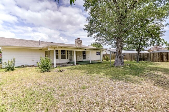 Building Photo - 206 Meadow Path Dr