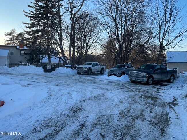 Building Photo - 715 Hudson Ave