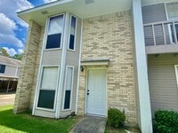 Building Photo - 2BR/2.5BA Townhome in Gated Community for Lease!