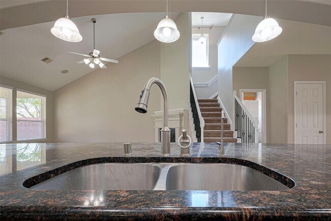 Building Photo - 5627 Granite Falls Ln