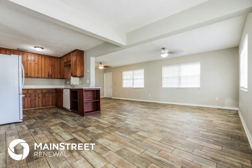 Building Photo - 731 Cypress Ave