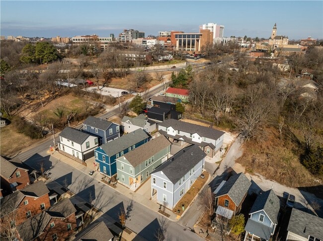 Building Photo - 146 E South St