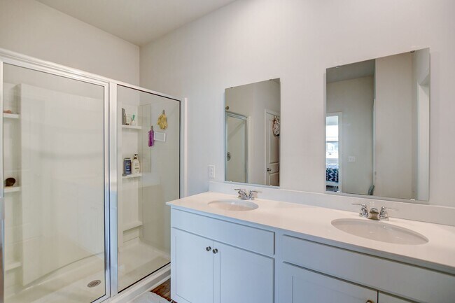 Building Photo - Summerville Home Rental