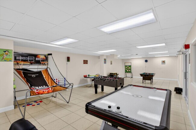 Building Photo - 111 Briny Ave