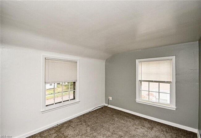 Building Photo - 1699 Sunset Ave