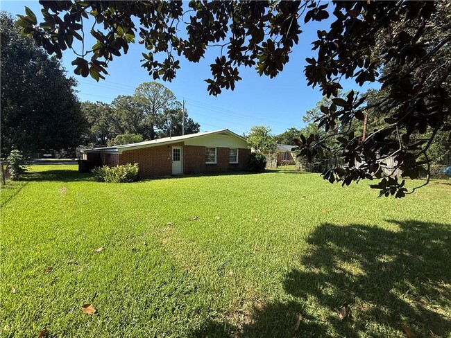 Building Photo - 3056 Pleasant Valley Rd