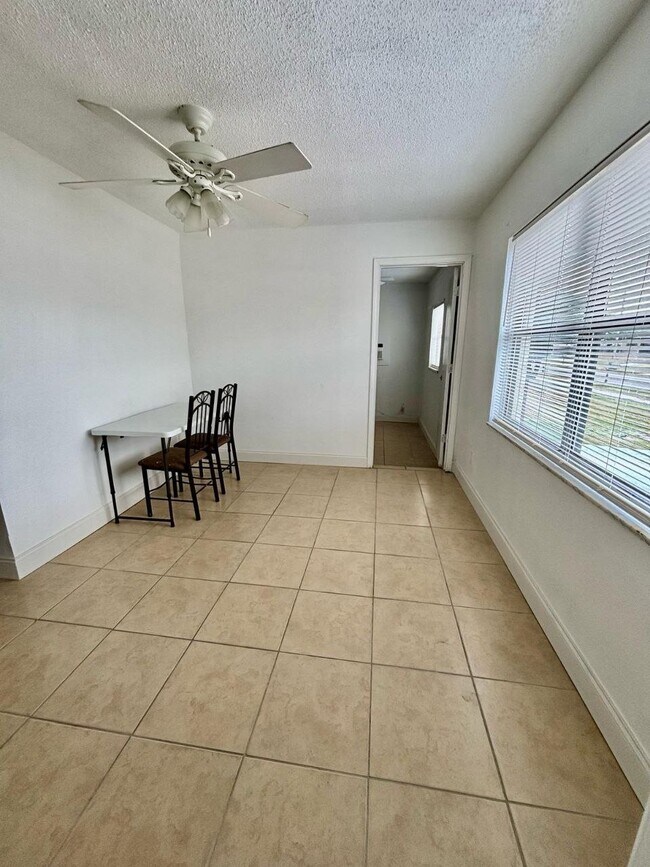 Building Photo - 4523 Ligustrum Way