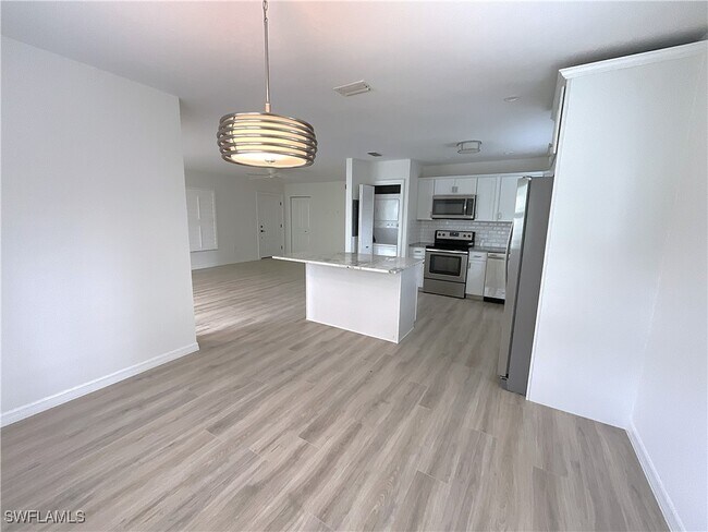 Building Photo - 4170 Crayton Rd