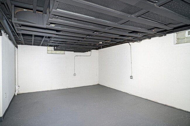 Building Photo - 138 N Howard Ct