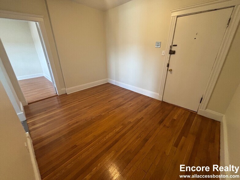 Building Photo - 116 Washington St