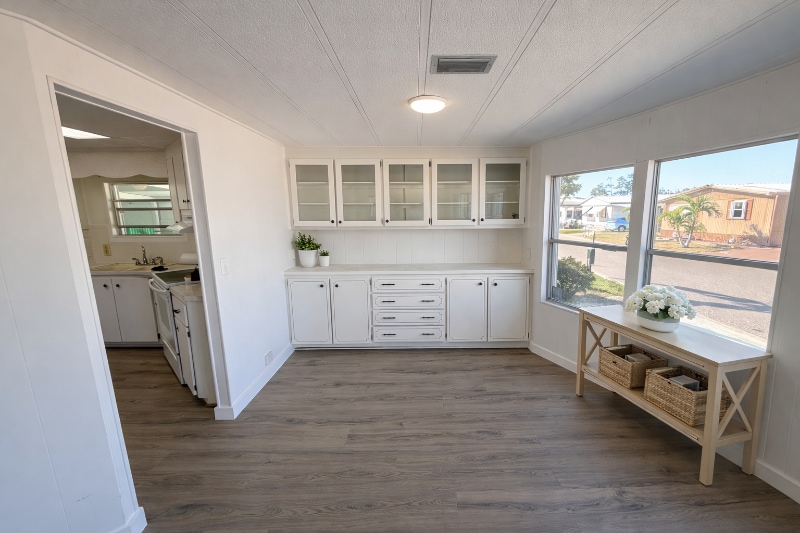 Building Photo - 204 52nd Ave Terrace E