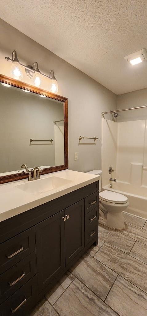 Building Photo - 1159 Shoreland Dr