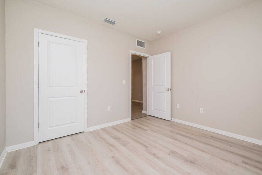 Building Photo - 10222 Cloudburst Ct