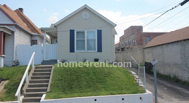 Primary Photo - Updated Strawberry Hill Bungalow So much new