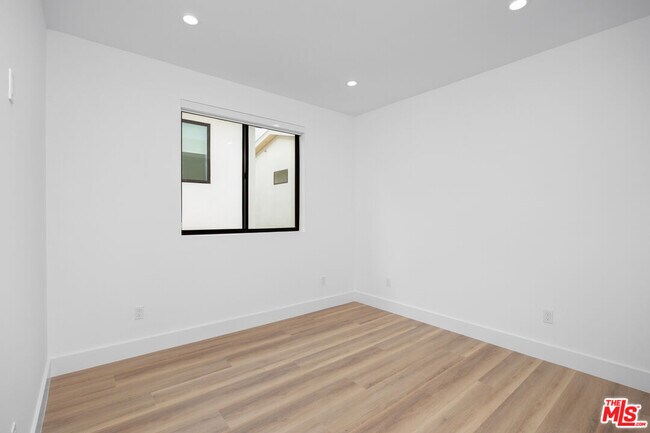 Building Photo - 5313 Ben Ave