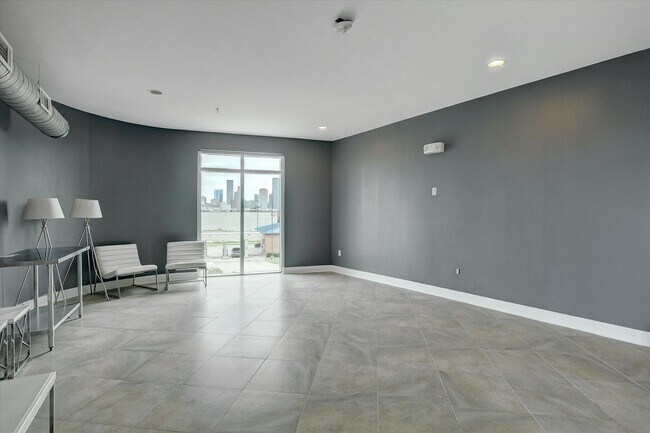 Building Photo - 1011 Studemont St