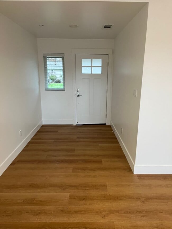 Building Photo - Newly Remodeled - 4/2 Concord Rancher - Lo...