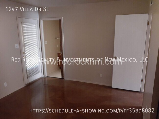 Building Photo - 1247 Villa Dr SE