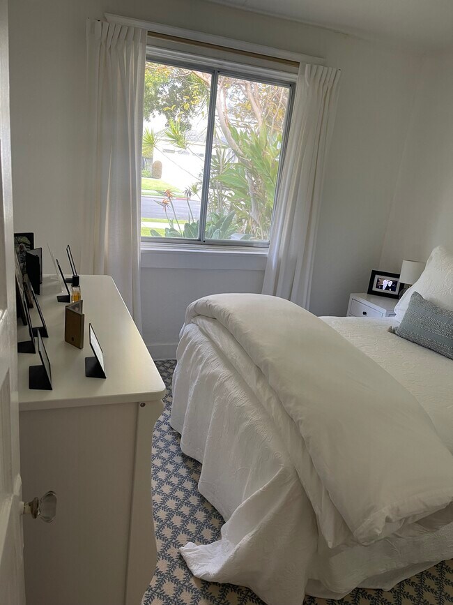 Building Photo - 1920 Gramercy Ave