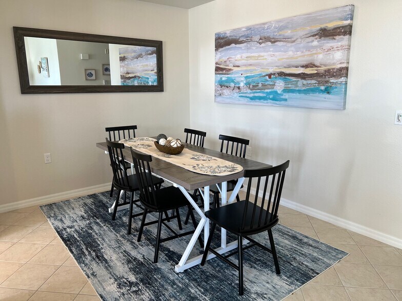 Building Photo - 16635 Lake Circle Dr