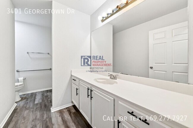 Building Photo - 3401 Georgetown Dr