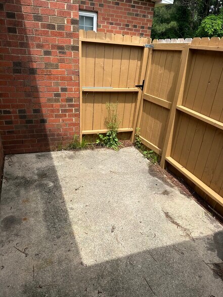 Building Photo - 4340 West Horne Ave