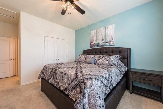 Building Photo - 5231 Wildwood Wy