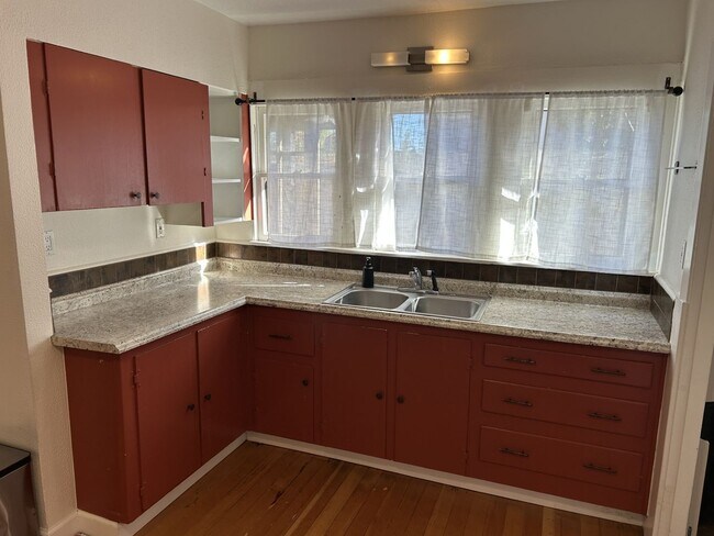 Building Photo - Lovely 1 Bedroom, 1 Bathroom Unit with Office in West Petaluma