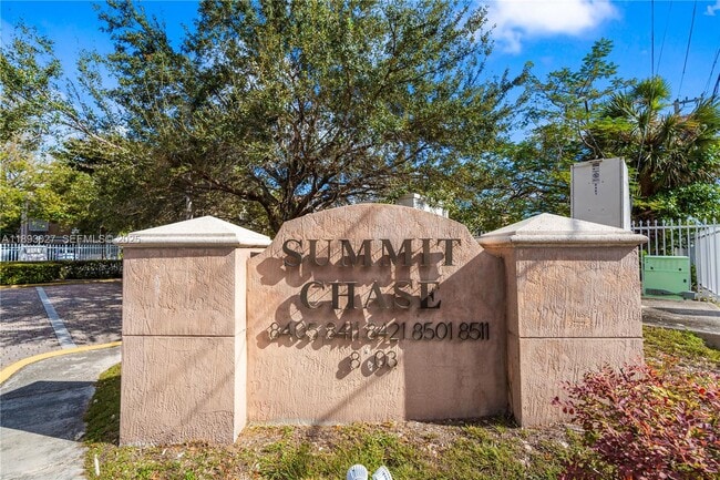 Primary Photo - 8501 NW 8th St