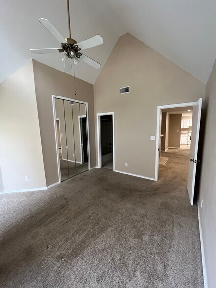 Vaulted Ceiling Bedroom - 5001 Grande Dr