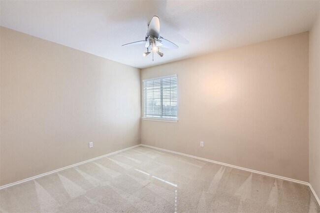 Building Photo - 4125 Pebble Ridge Cove