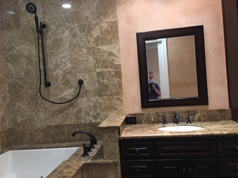 GUEST BATHROOM WITH JACUZZI TUB AND SHOWER - 2324 S Beverly Glen Blvd