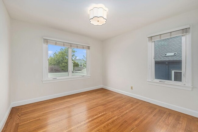 Building Photo - 919 Del Mar Ave