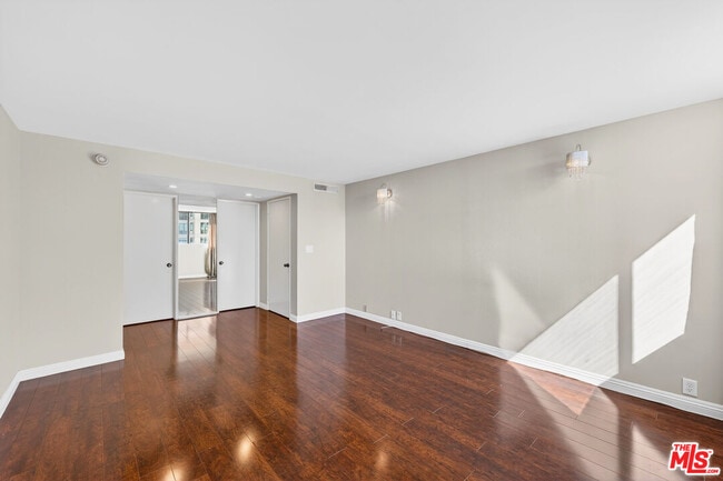 Building Photo - 10535 Wilshire Blvd